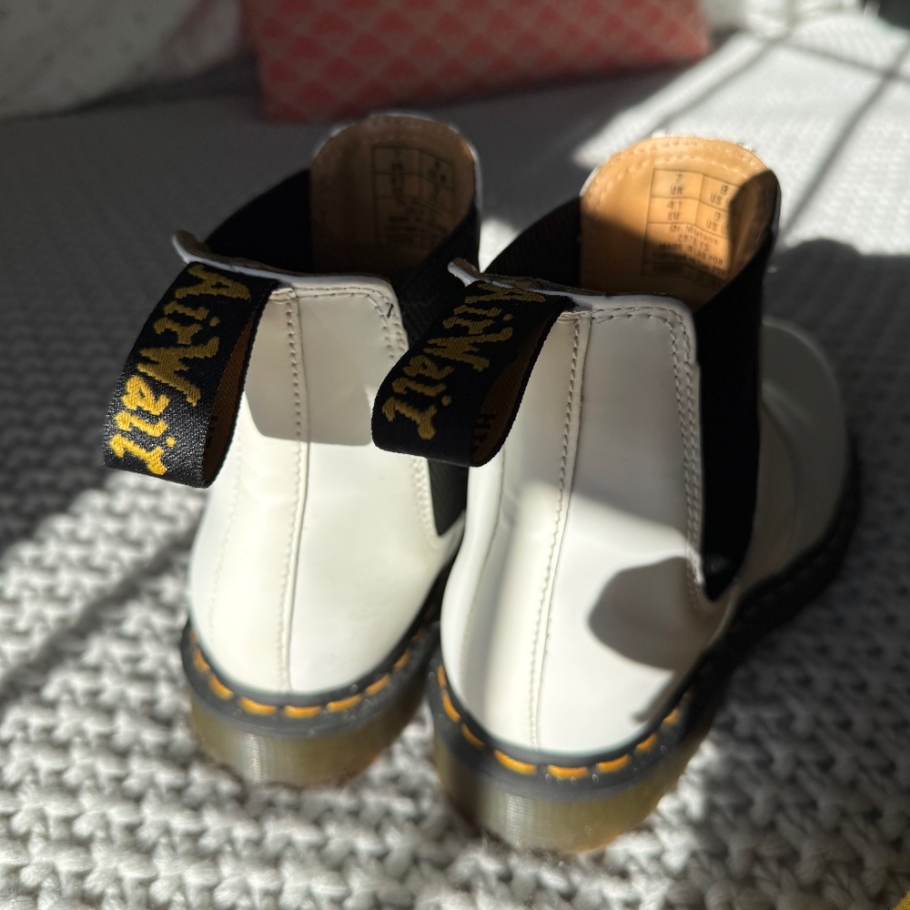 White Doc Martens Chelsea Boots Women's Airwair Size 9 (US)